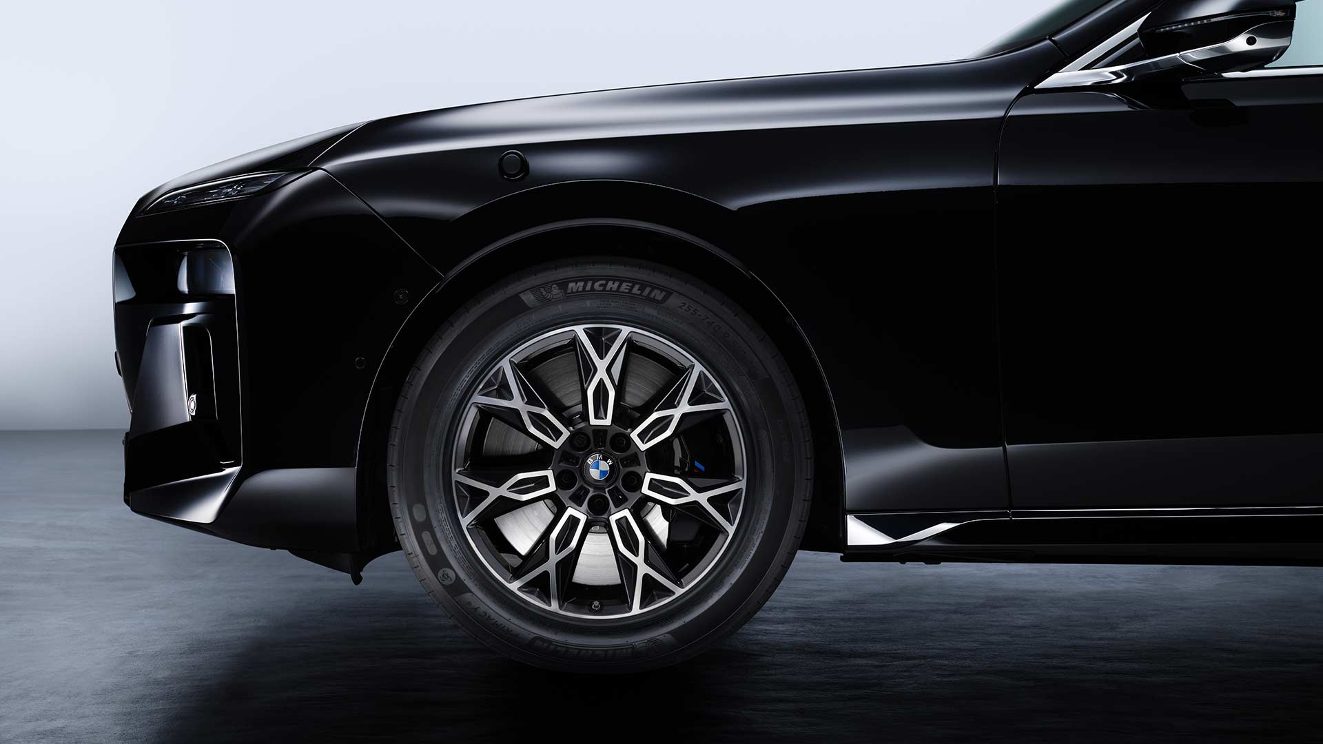 2023 BMW i7 Protection Alloy Wheel