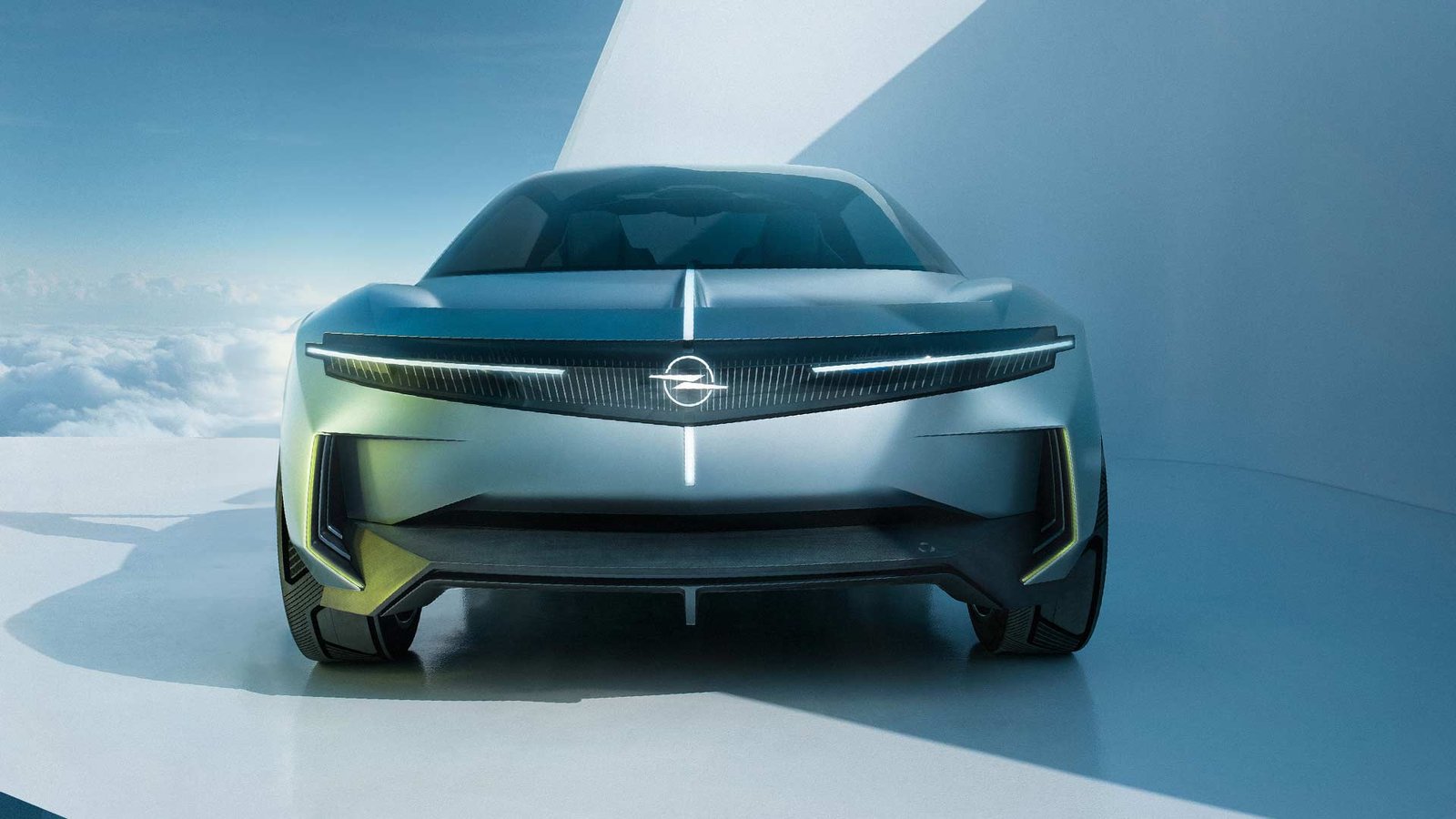 2023 Opel Experimental Concept Front