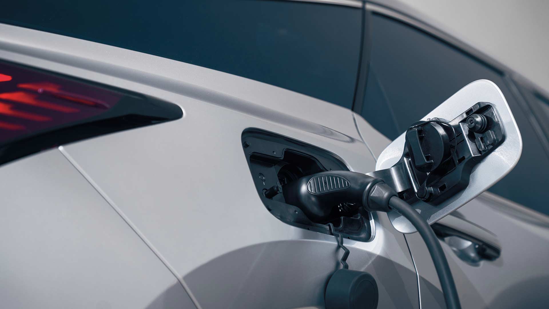 2024 Lexus RX 450h+ Luxury Charging Port