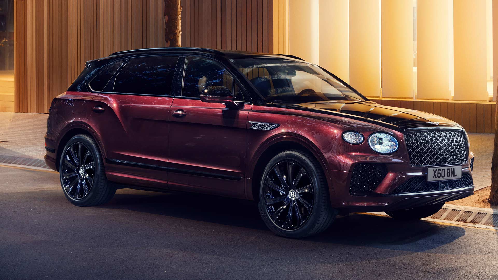 Bentley Bentayga EWB Mulliner Front Quarter