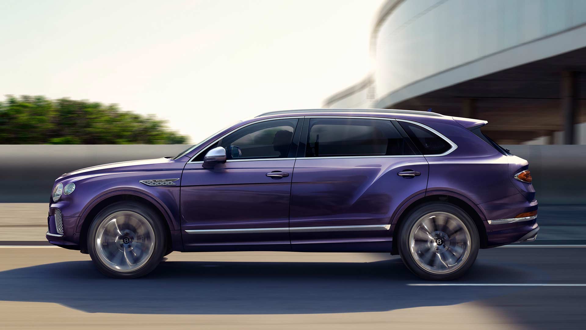 Bentley Bentayga EWB Mulliner Side