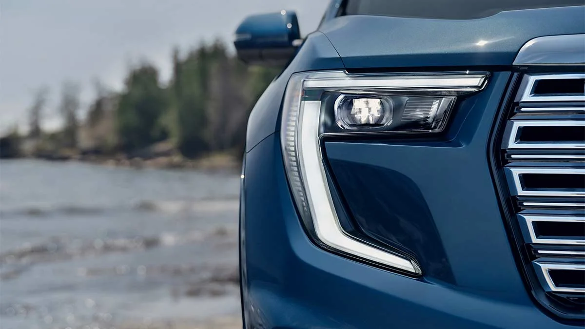 2024 GMC Acadia Denali Headlamp and DRL