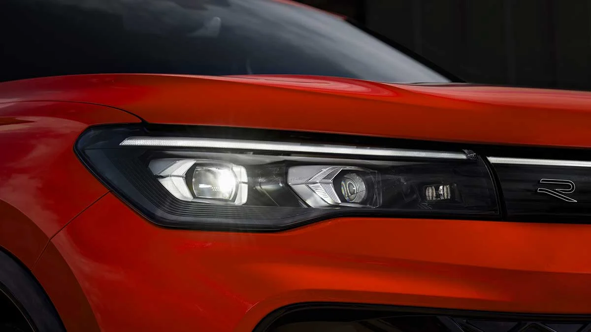 All-new Volkswagen Tiguan makes world premiere 18 2024 Volkswagen Tiguan e Hybid R Line Headlamp
