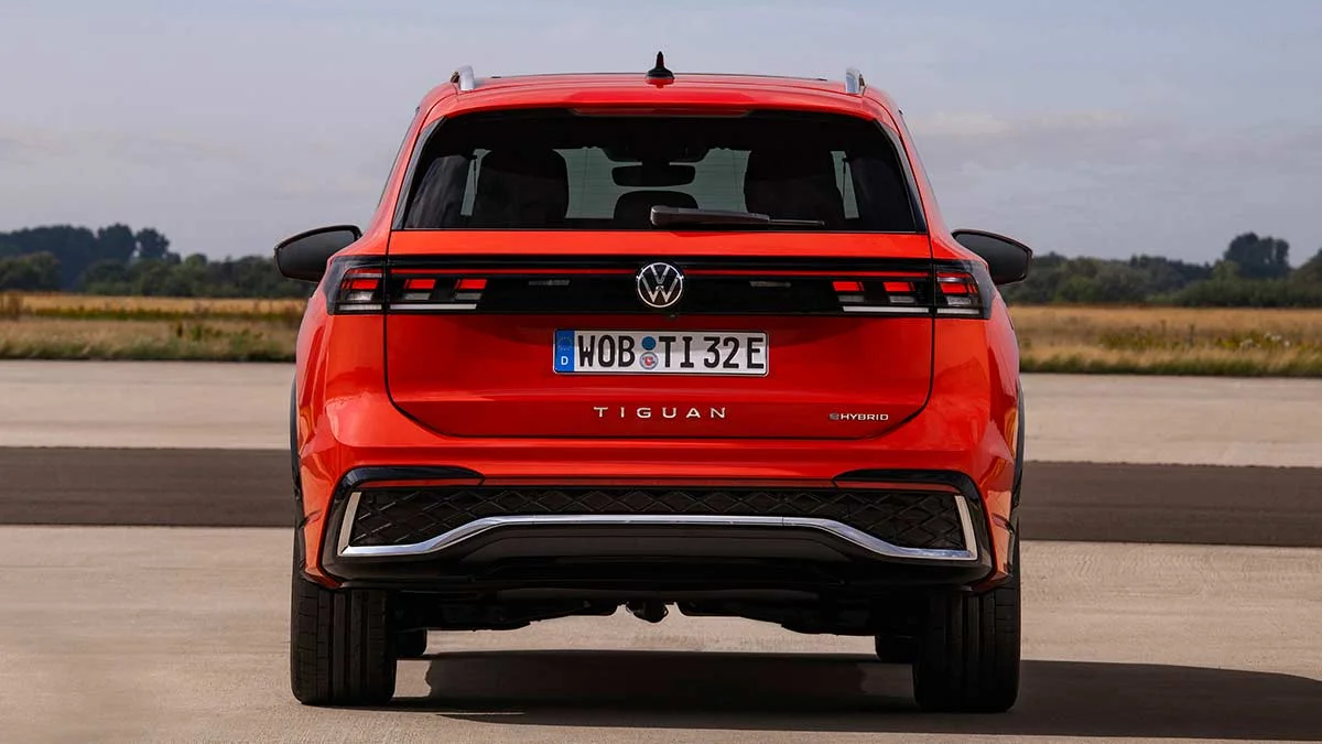 2024 Volkswagen Tiguan e Hybid R Line Persimmon Red Rear