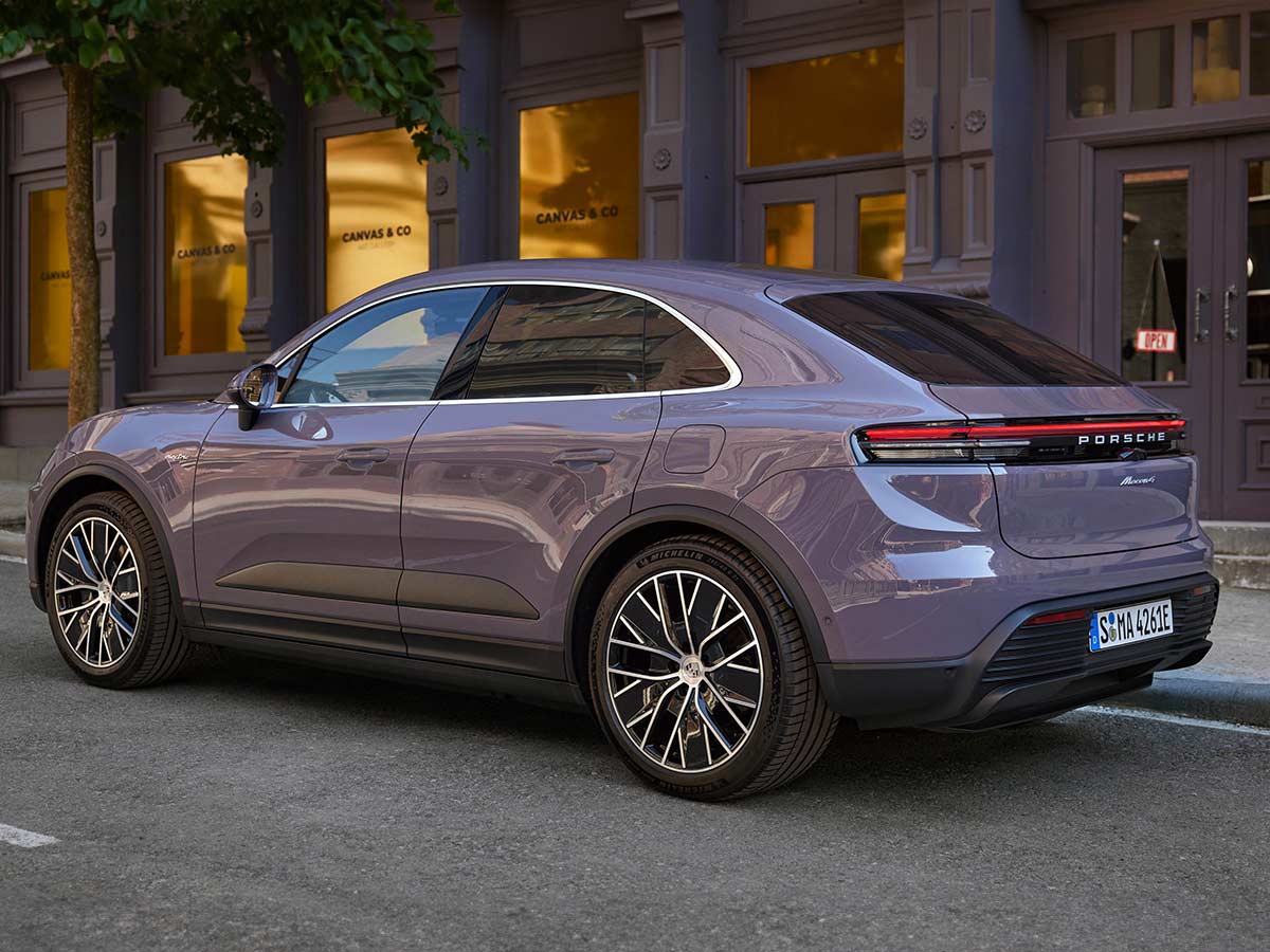 2024 Porsche Macan 4 Rear Quarter