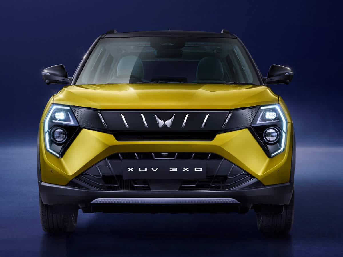 2024 Mahindra XUV 3XO AX7L Front