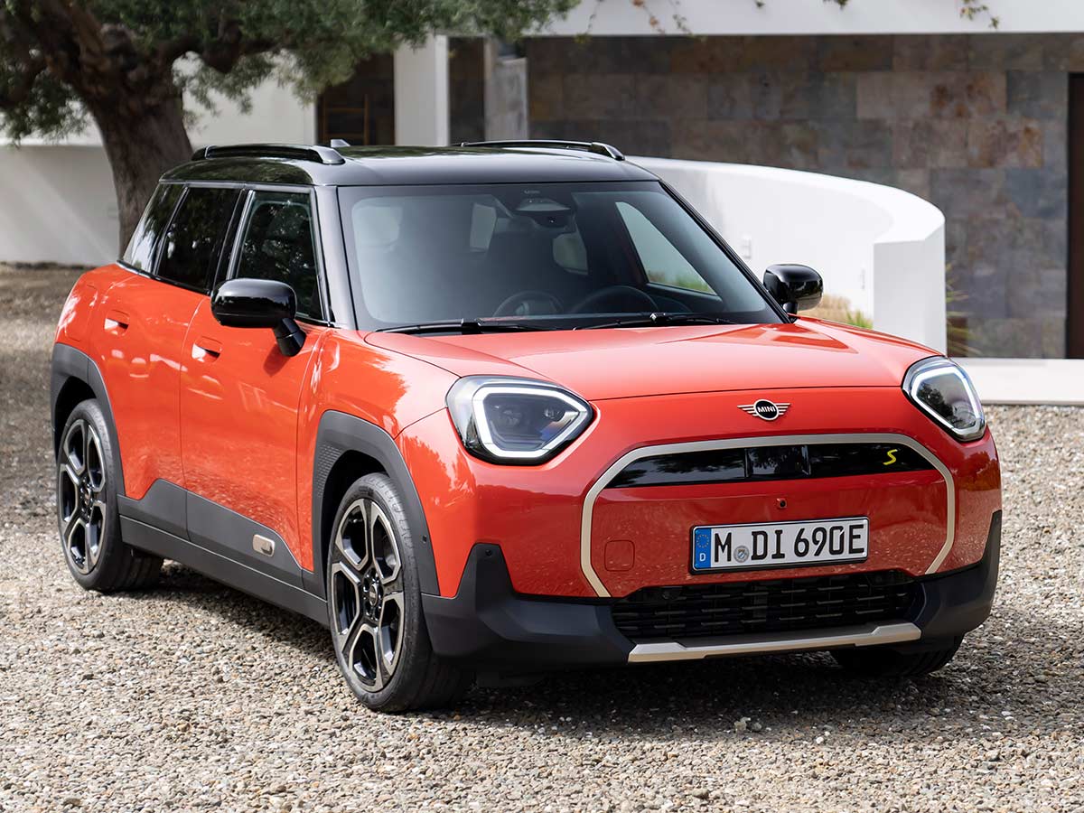 2024 Mini Aceman Electric Crossover SUV Froont Quarter