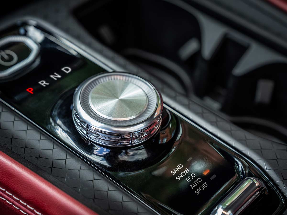 2024 Jeep Wagoneer S Drive Mode Selector