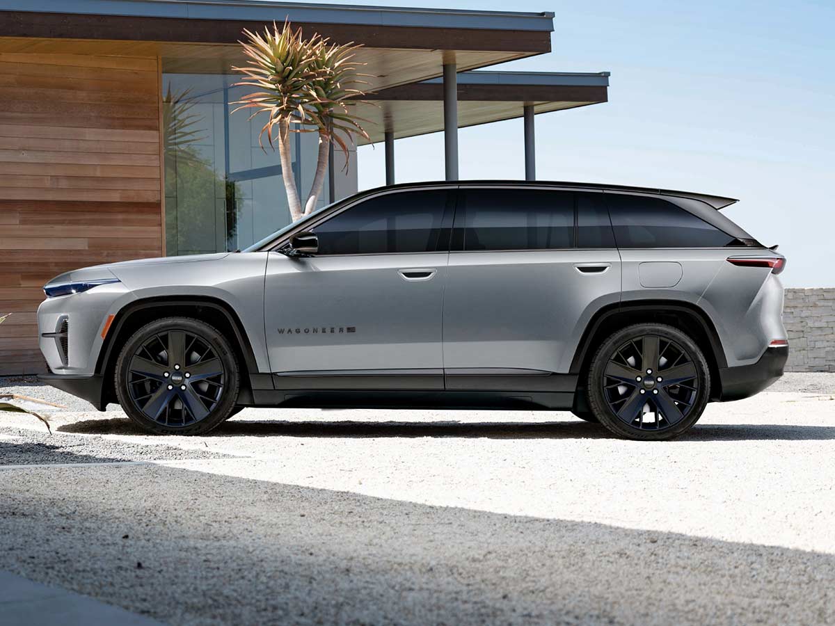 2024 Jeep Wagoneer S Side View