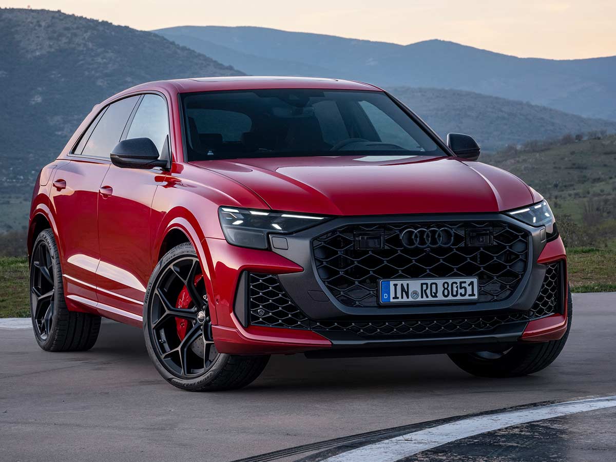 2024 Audi RS Q8 performance Front Quarter