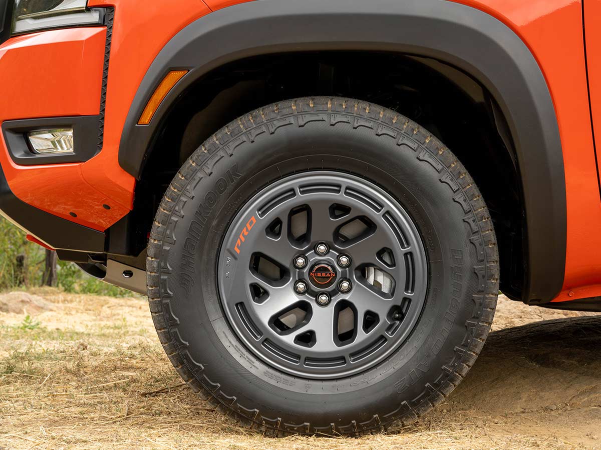 2025 Nissan Frontier 17 inch alloy wheel design