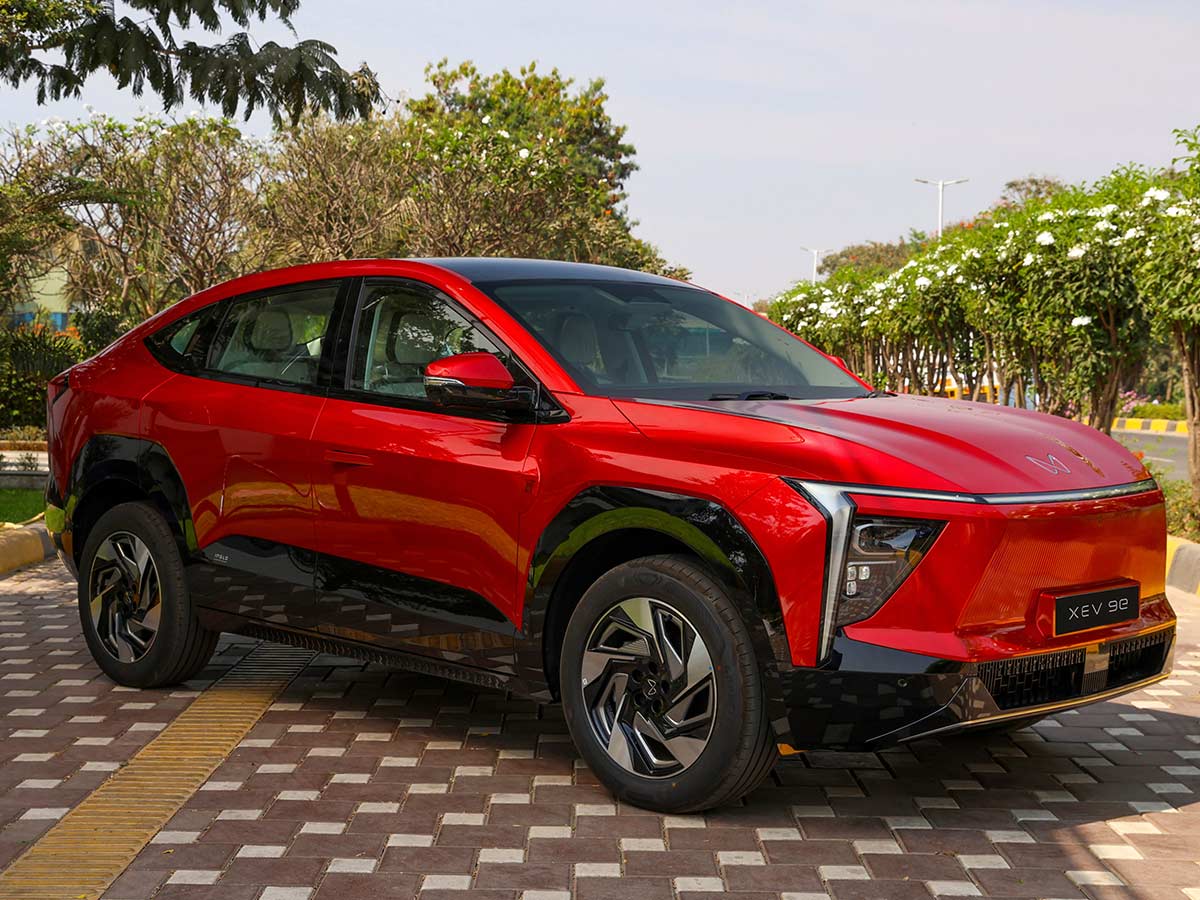 2025 Mahindra XEV 9E Tango Red