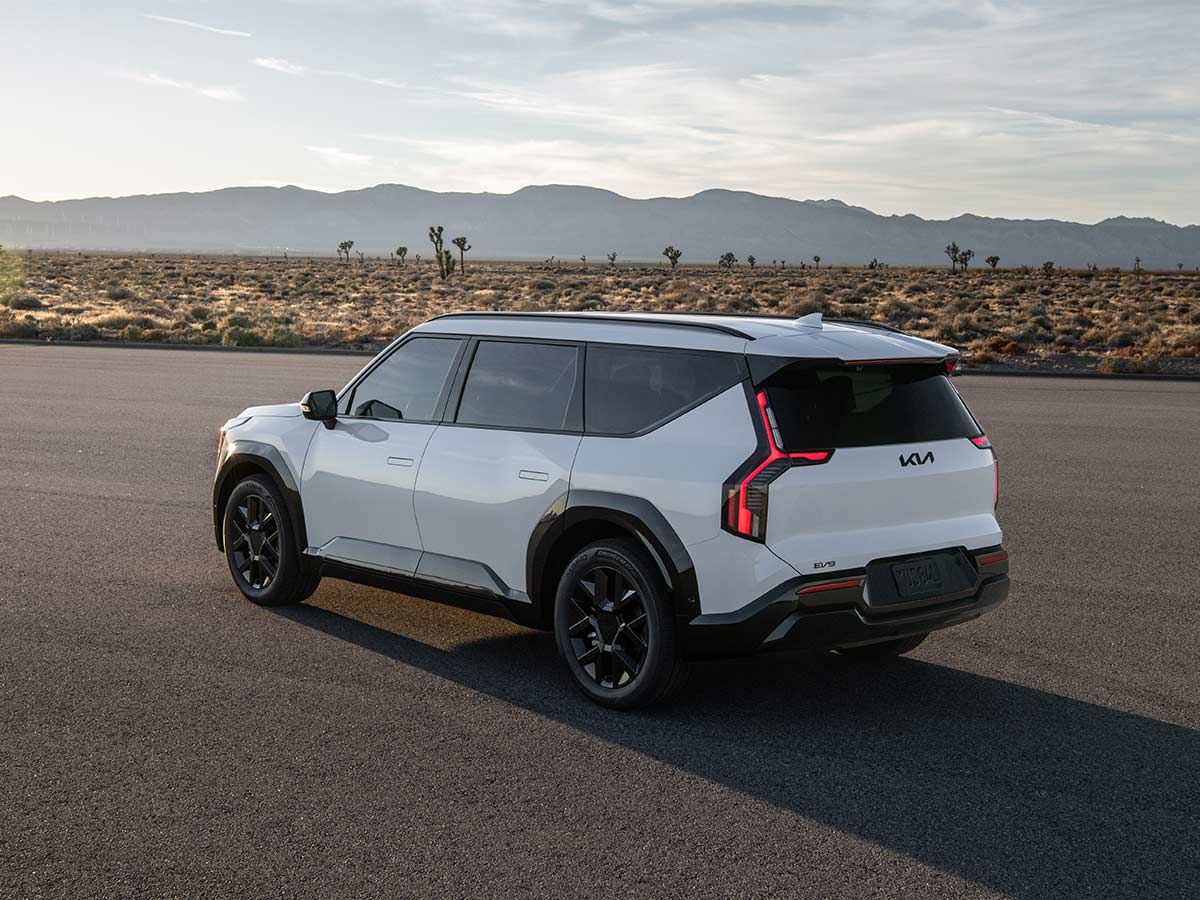 2026 Kia EV9 Nightfall Edition Rear Quarter