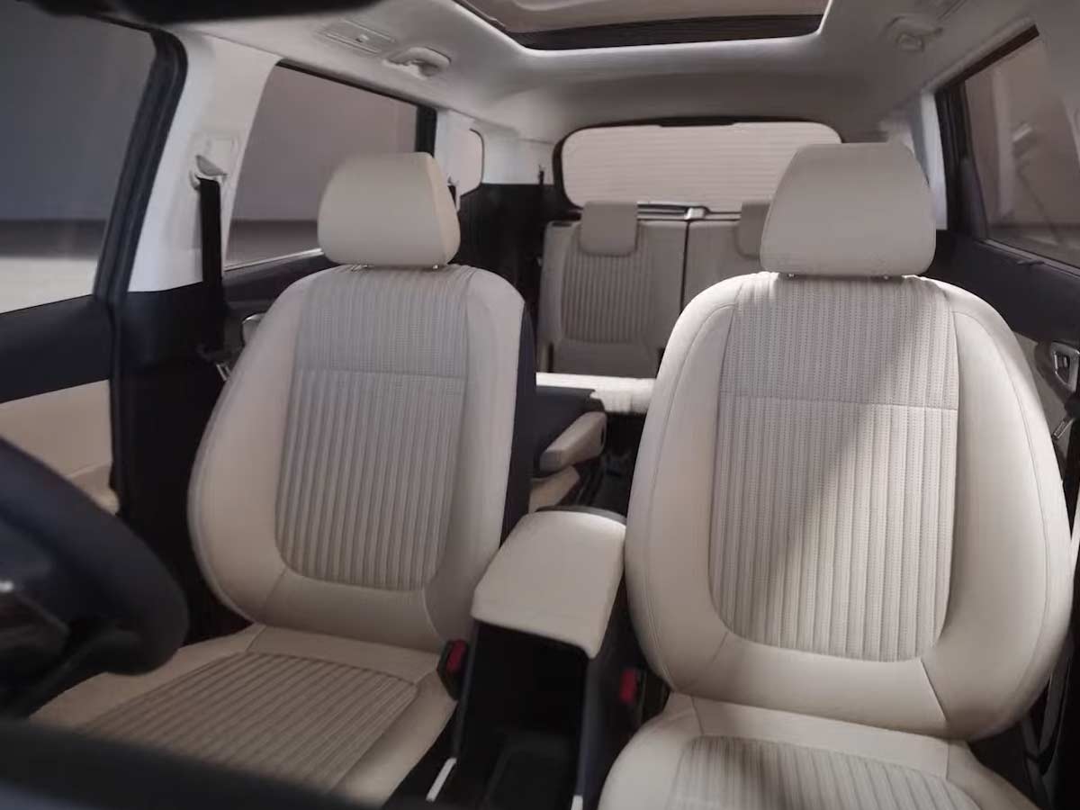 2025 Kia Carens Clavis Front Seats