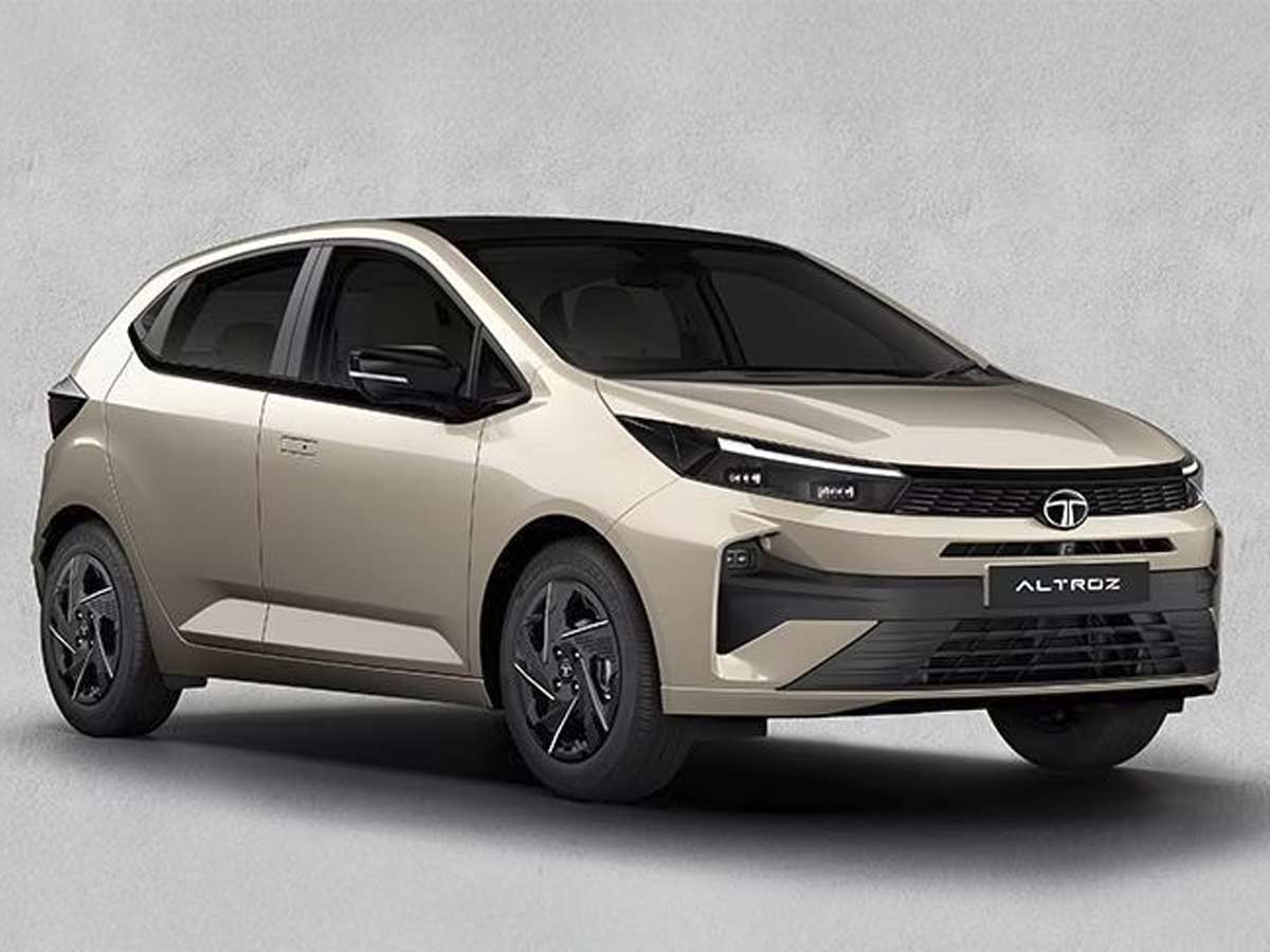 2025 Tata Altroz Facelift Front Quarter Gold