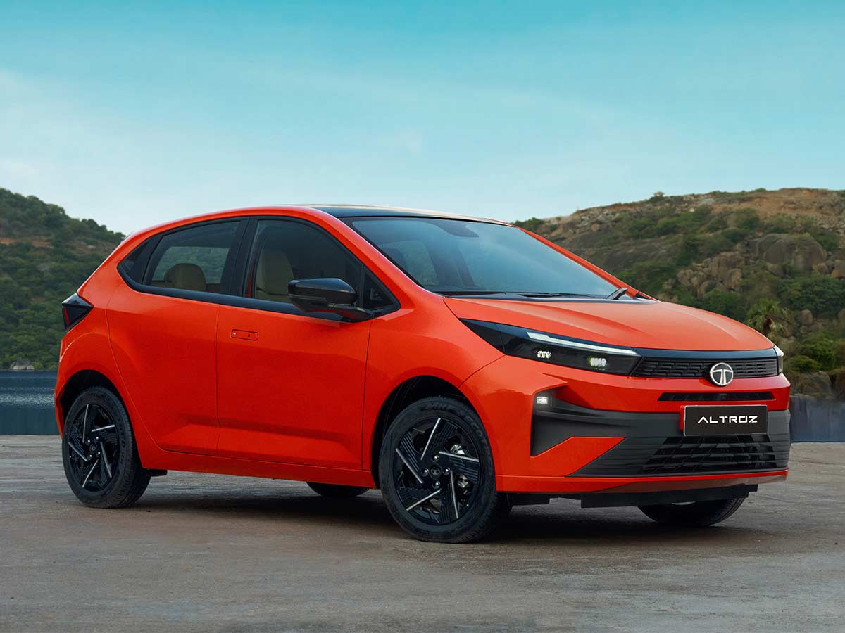 2025 Tata Altroz Facelift Front Quarter Red