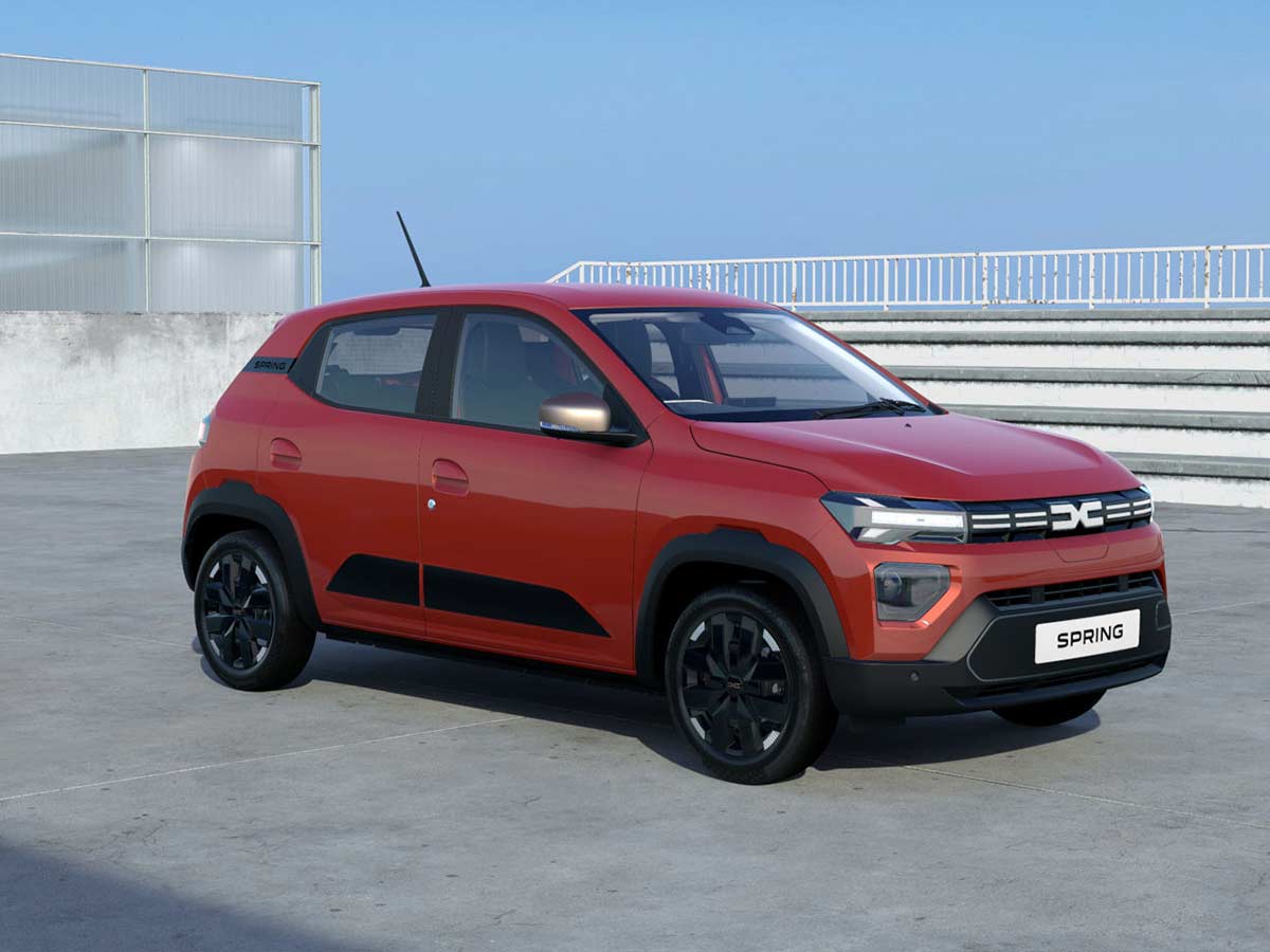 2025 Dacia Spring Electric Extreme Brick Red Front