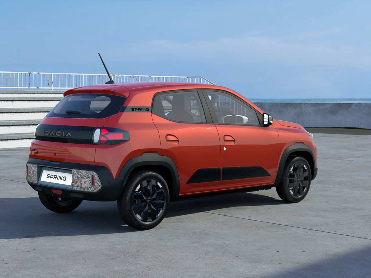 2025 Dacia Spring Electric Extreme Brick Red Rear