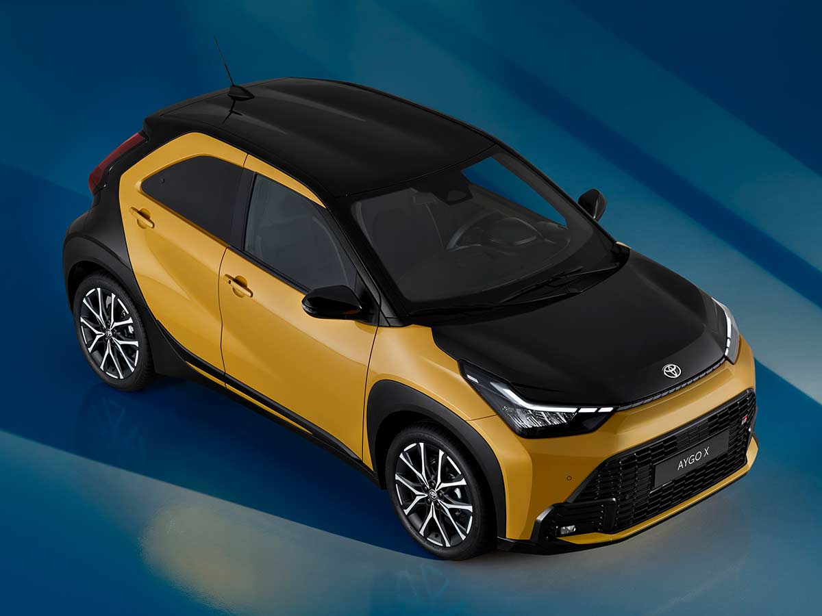 2025 Toyota Aygo X Hybrid GR Sport Front Top View