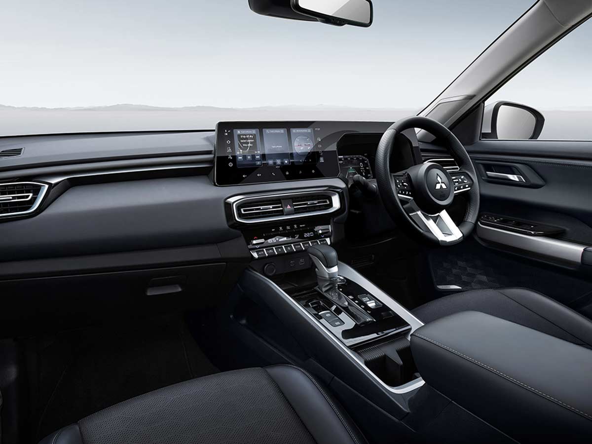 2025 Mitsubishi Destinator Interior Dashboard