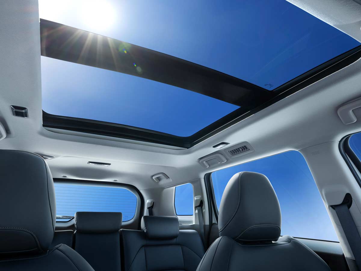 2025 Mitsubishi Destinator Sunroof