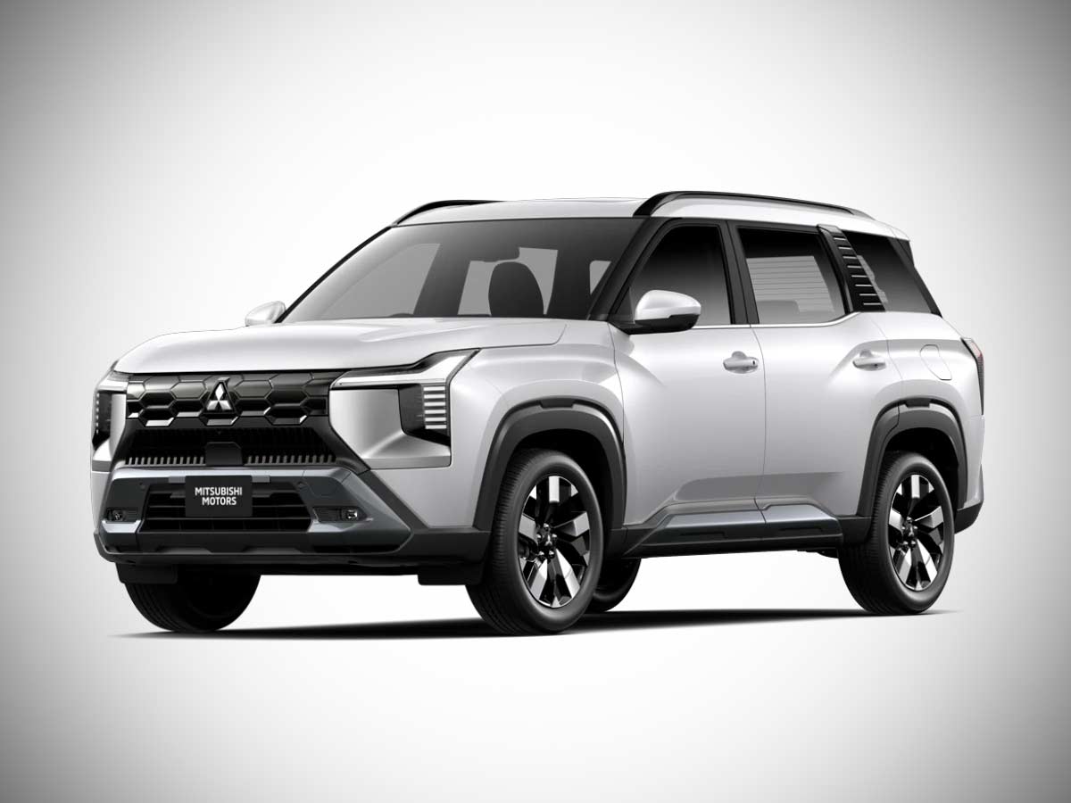 2025 Mitsubishi Destinator White Pearl