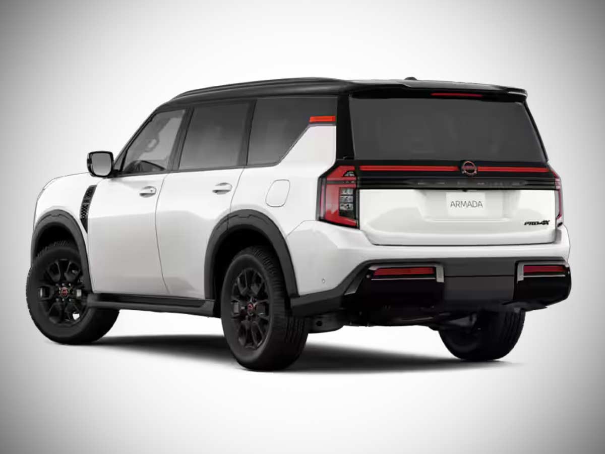 2025 Nissan Armada Pro 4X Aspine White Tricoat with Super Black Roof Rear