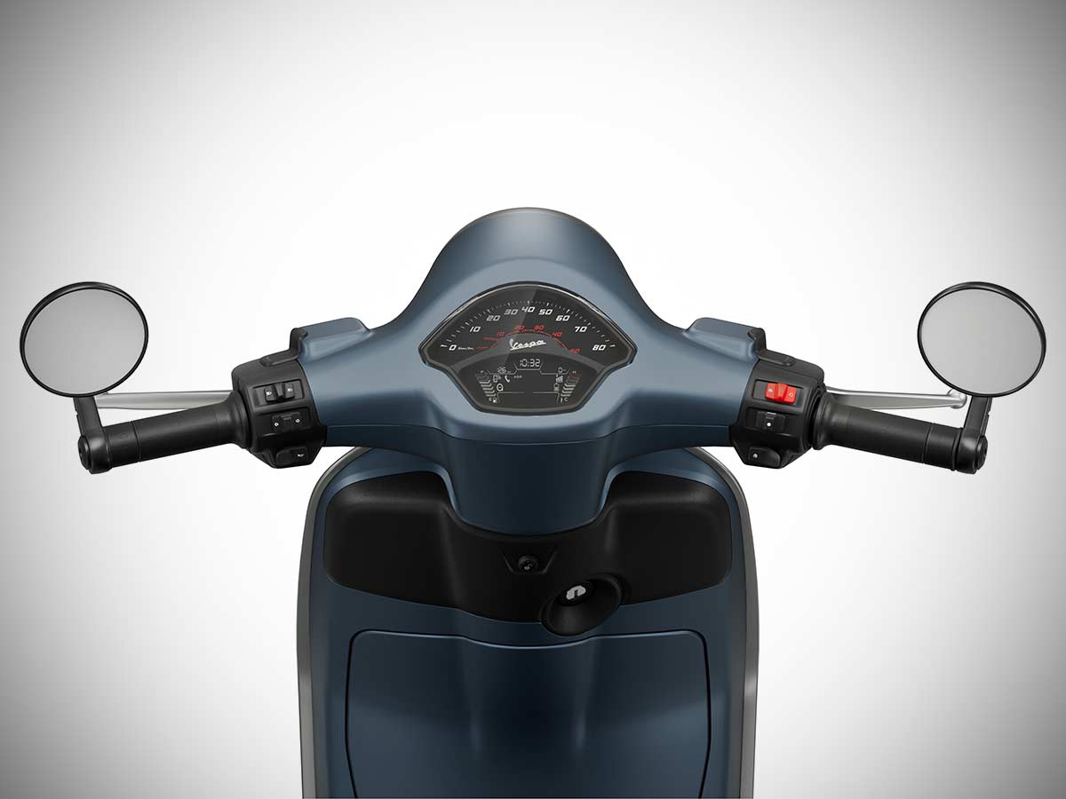 2025 Vespa Primavera Officina 8 Handlebar POV