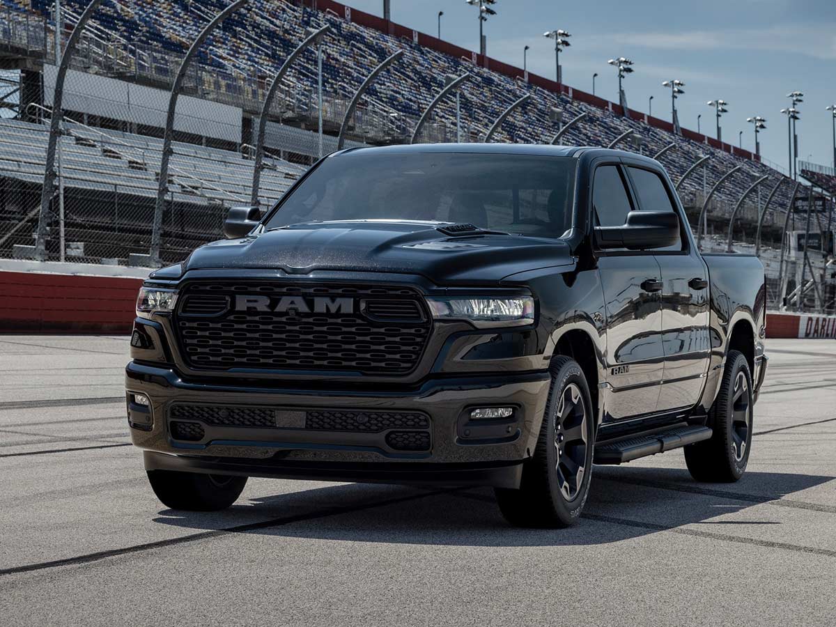 2026 Ram 1500 HEMI V8 Front Quarter Left