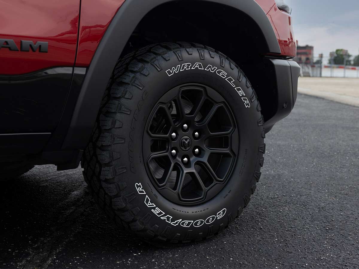 2026 Ram 1500 HEMI V8 Wheel and Tyre