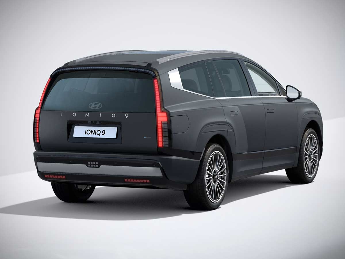2025 Hyundai Ioniq 9 Calligraphy Nocturn Grey Matte Rear