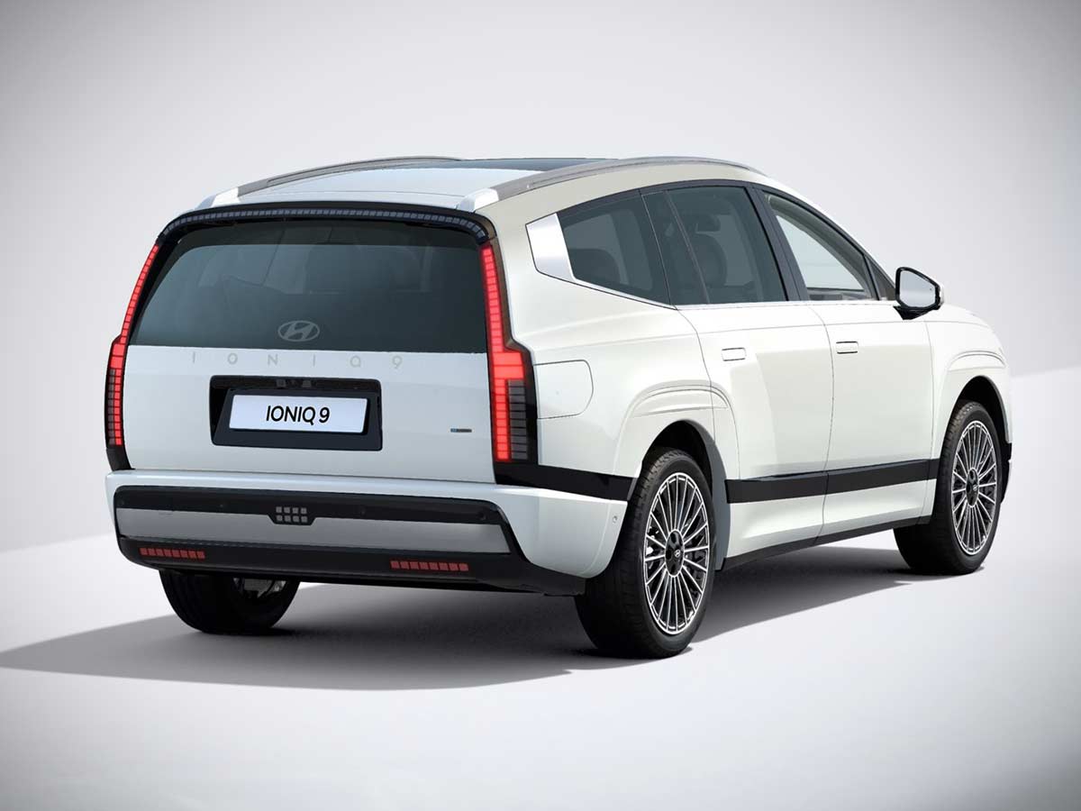 2025 Hyundai Ioniq 9 Calligraphy Serenity White Pearl Rear