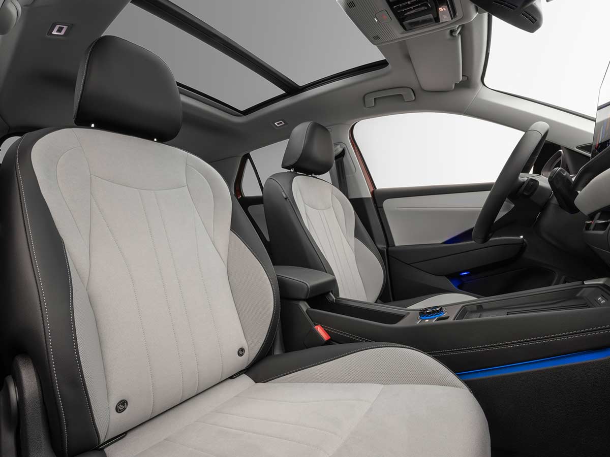 2025 Volkswagen T ROC Front Seats