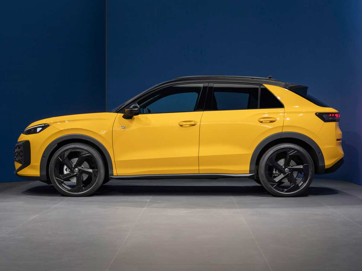 2025 Volkswagen T ROC R Line Side