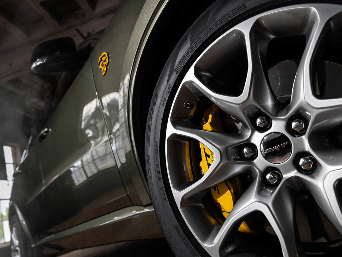 2026 Dodge Durango SRT Hellcat Jailbreak Alloy Wheel and Yellow Brake Calliper