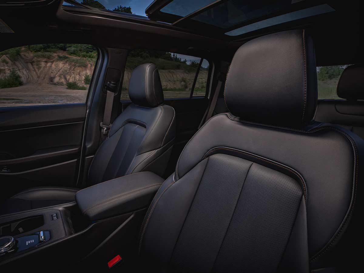 2026 Jeep Cherokee Limited Front Seats