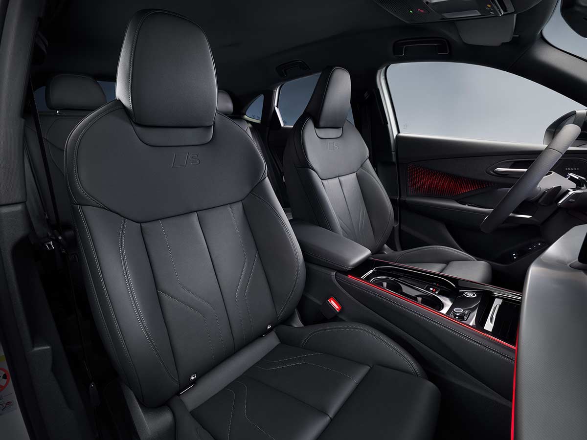 2025 Audi Q3 Sportback e hybrid Front Seats