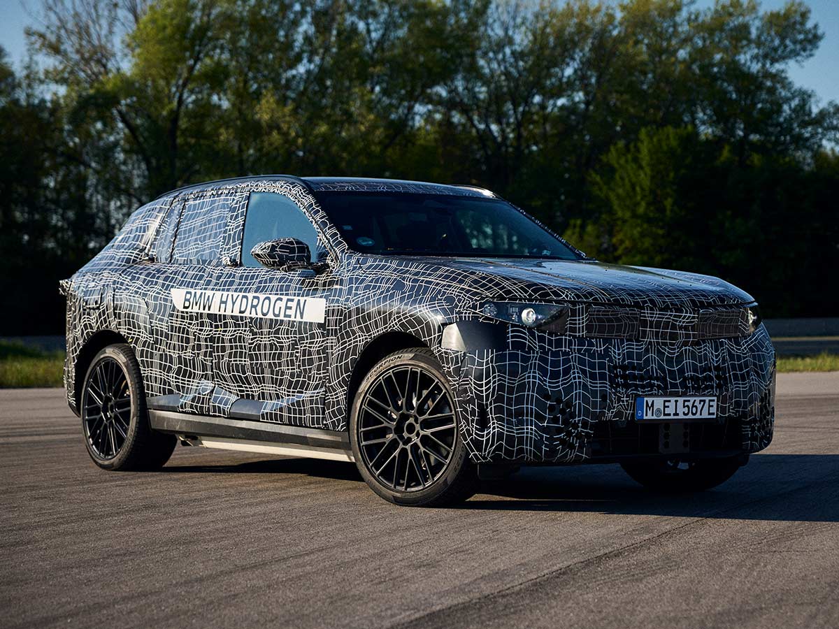 2028 BMW iX5 Hydrogen Test Vehicle