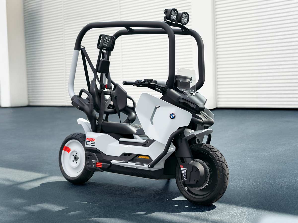 BMW Motorrad Vision CE 2025 Front Right Quarter