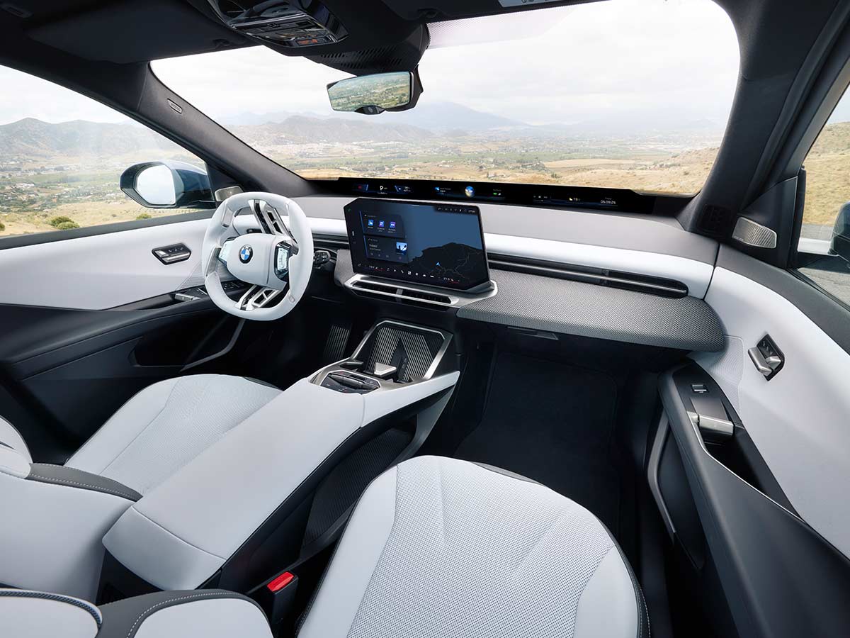 BMW iX3 50 xDrive 2025 Front Seats