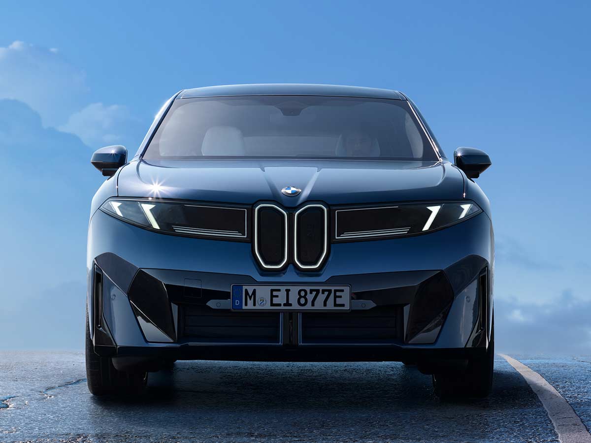 BMW iX3 50 xDrive 2025 Front