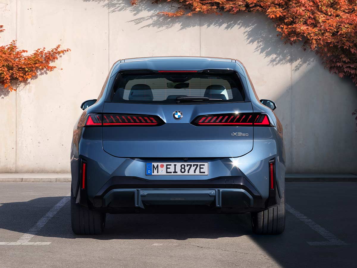 BMW iX3 50 xDrive 2025 Rear