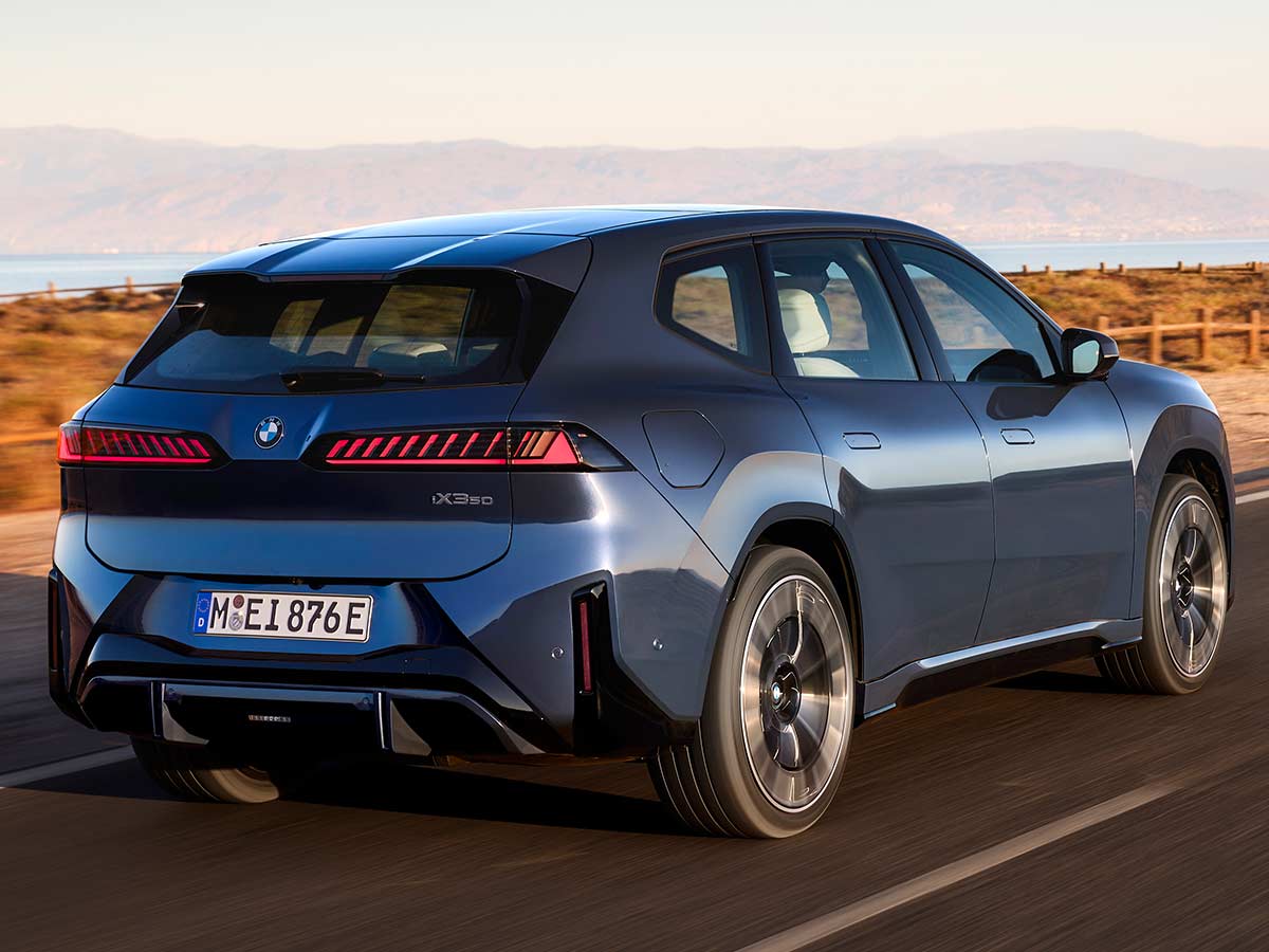 BMW iX3 50 xDrive 2025 Speed