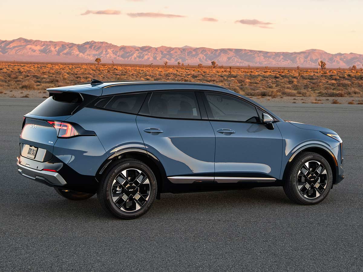 Kia Sportage Hybrid 2026 Rear Quarter