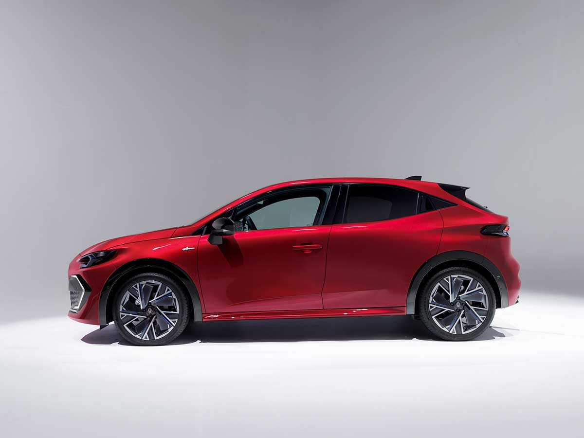 Renault Clio 2025 full hybrid E Tech Side View