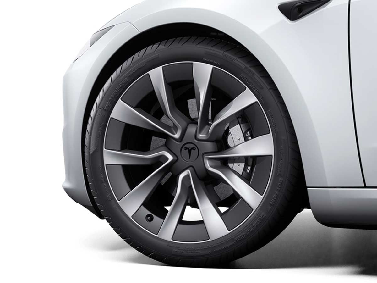 2025 Tesla Model 3 Standard 19’’ Nova Wheels