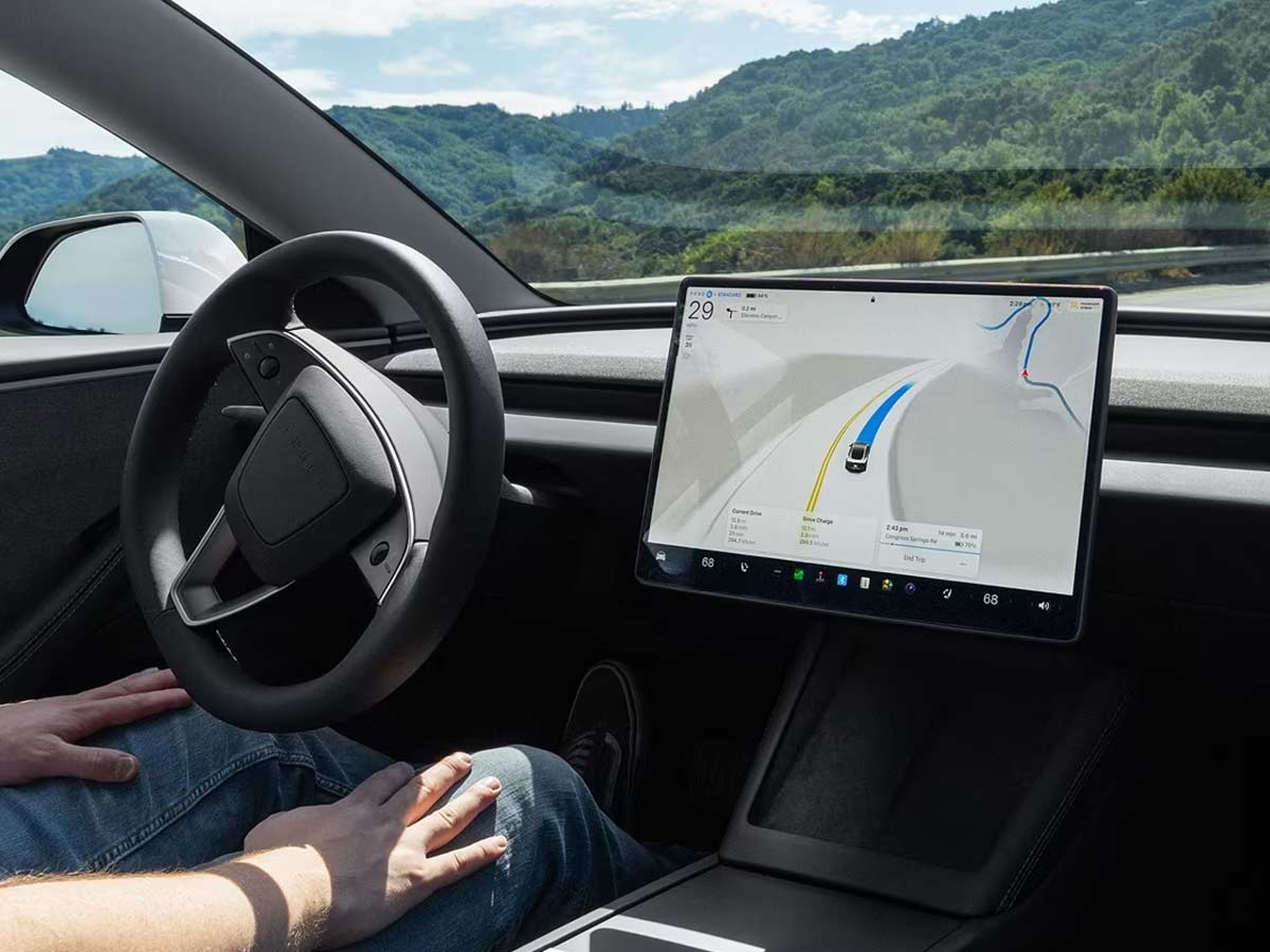 2025 Tesla Model 3 Standard FSD Tech
