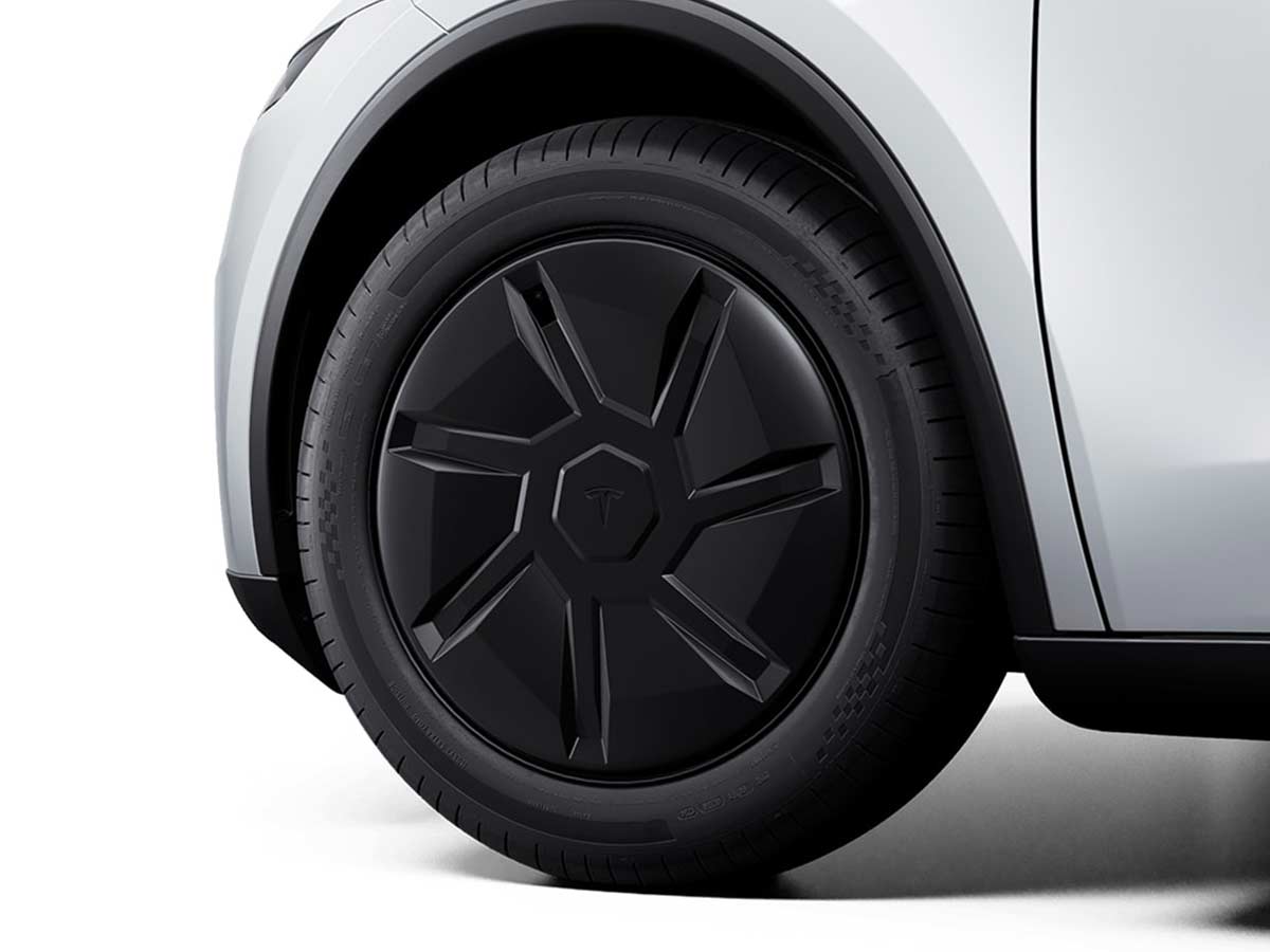 2025 Tesla Model Y Standard 18’’ Aperture Wheels