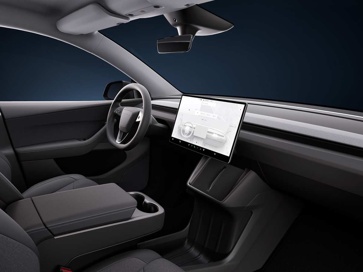 2025 Tesla Model Y Standard Dashboard