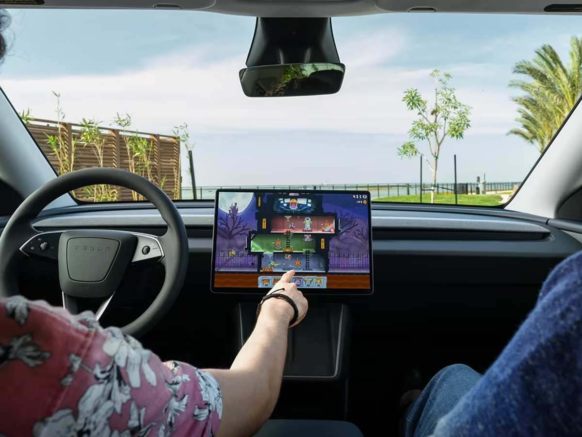 2025 Tesla Model Y Standard Tesla Arcade
